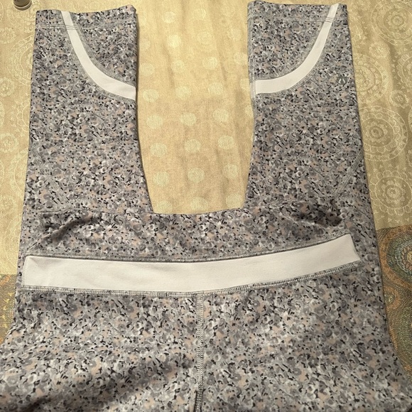 Lululemon Run: Inspire Crop II *All Luxtreme - Picture 8 of 8